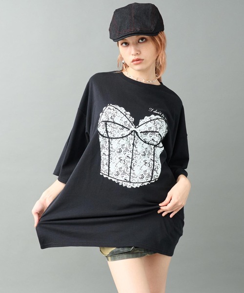 ANAP(アナップ)の「レース ビスチェ プリント 7分袖 オーバーサイズ ロンT(Tシャツ/カットソー・レディース・オフホワイト/ダークアッシュ・F)」の7枚目の写真