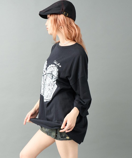 ANAP(アナップ)の「レース ビスチェ プリント 7分袖 オーバーサイズ ロンT(Tシャツ/カットソー・レディース・オフホワイト/ダークアッシュ・F)」の9枚目の写真