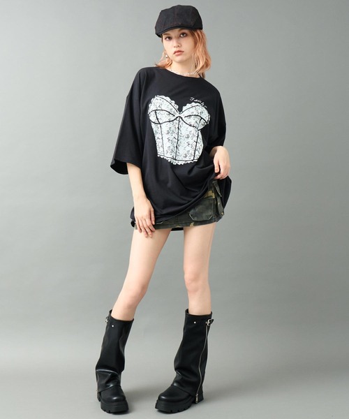 ANAP(アナップ)の「レース ビスチェ プリント 7分袖 オーバーサイズ ロンT(Tシャツ/カットソー・レディース・オフホワイト/ダークアッシュ・F)」の11枚目の写真