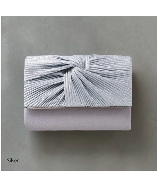 Cupid Heart（キューピッドハート）の「【Cupid Heart】結婚式用！ノットラメプリーツサテンクラッチバッグ（クラッチバッグ・レディース・ブラック/ベージュ/シルバー・MEDIUM）」の6枚目の写真