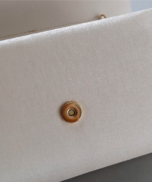 Cupid Heart（キューピッドハート）の「【Cupid Heart】結婚式用！ノットラメプリーツサテンクラッチバッグ（クラッチバッグ・レディース・ブラック/ベージュ/シルバー・MEDIUM）」の14枚目の写真