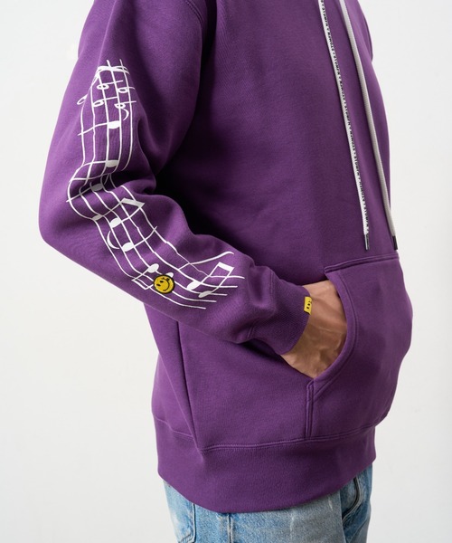 STUD MUFFIN（スタッドマフィン）の「STUD MUFFIN/スタッドマフィン/リリックリボン&MUSICプリント ハートサガラパッチワーク プルオーバー（パーカー・メンズ・ブラック/パープル・3/2/4）」の13枚目の写真