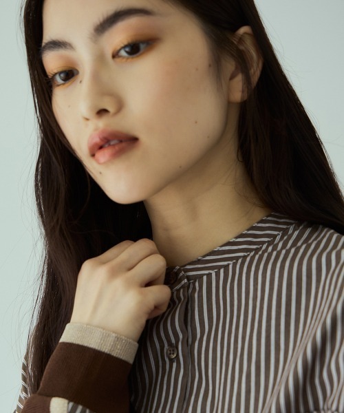 VICKY（ビッキー）の「バックヨークラインバンドカラーブラウス≪手洗い可能≫（シャツ/ブラウス・レディース・ホワイト系その他/ライトグレー/オフホワイト/ブラウン系その他・M）」の13枚目の写真