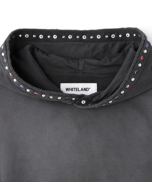 WHITELAND（ホワイトランド）の「WHITELAND/ホワイトランド/STUDS DAMAGE HOODIE（パーカー・レディース・チャコールグレー・F）」の4枚目の写真