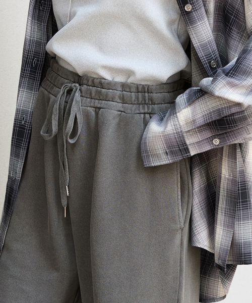 JOURNAL STANDARD（ジャーナルスタンダード）の「ピグメントギャザーパンツ（スウェットパンツ・レディース・ブラック系その他/ブラウン・FREE）」の19枚目の写真