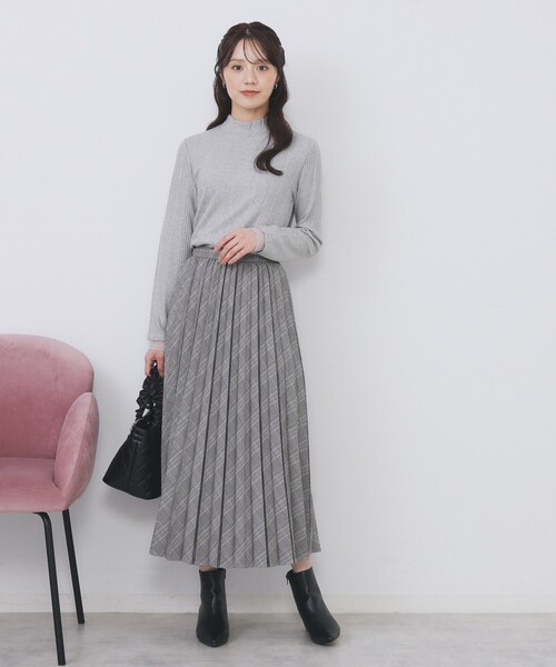 index（インデックス）の「ランダムリブハイネックトップス【洗濯機OK/吸湿発熱】（Tシャツ/カットソー・レディース・オフホワイト/グレー/ワイン系2/ブラック/パープル系1・36/38/40/42）」の9枚目の写真