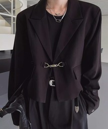 BENUSTA（ベヌスタ）の「A'GEM/9 × .kom 『BENUSTA/べヌスタ』Metal Hook Cropped Tailored Jacket/メタルフッククロップドテーラードジャケット（テーラードジャケット）」
