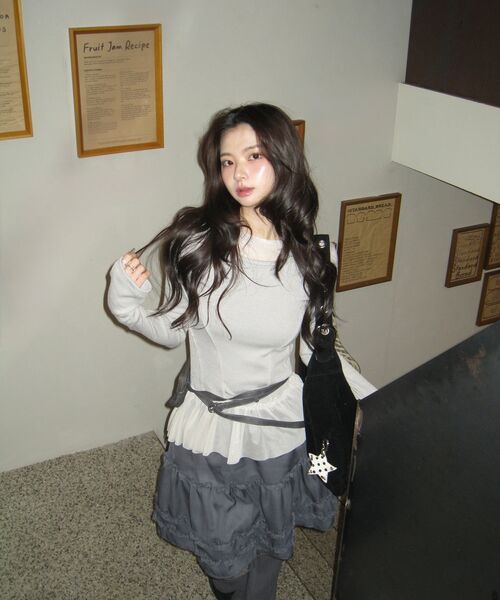 FLAREUP（フレアアップ）の「Layered Lace Frill Long Sleeve (FL-137_Gray)（Tシャツ/カットソー・レディース・グレー/ブラック/クリーム・OS）」の20枚目の写真