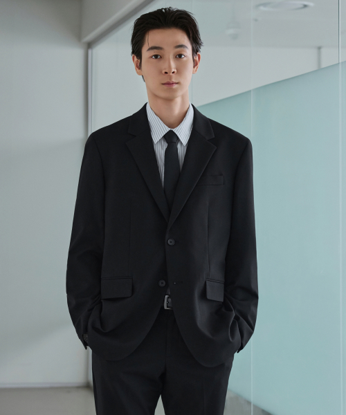 MUSINSA STANDARD（ムシンサスタンダード）の「リラックスベーシックブレザー[ブラック]（テーラードジャケット・メンズ・その他・LARGE/X-LARGE/XX-LARGE/MEDIUM）」の3枚目の写真