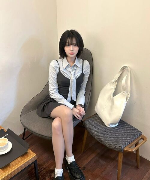 PAIN OR PLEASURE(ペインオアプレジャー)の「VIVIAN SCARF SHIRT blue(シャツ/ブラウス・レディース・その他・MEDIUM/SMALL)」の2枚目の写真