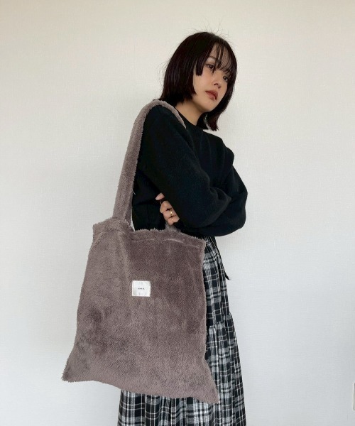 AMAIL(アマイル)の「Fuzzy Tote Bag(ショルダーバッグ・レディース・ライトブルー/グレー・FREE)」の13枚目の写真