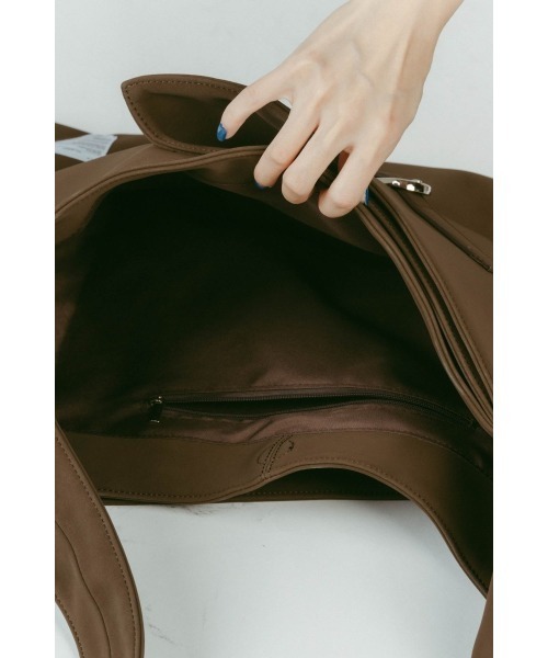 Knuth Marf（クヌースマーフ）の「origami bag（ショルダーバッグ・レディース・ブラウン/ブラック・ONE SIZE）」の17枚目の写真