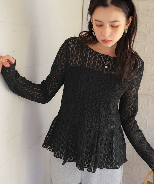 titivate(ティティベイト)の「ペプラムシルエットレーストップス(Tシャツ/カットソー・レディース・オフホワイト/ピンク/ブラック/アイボリー・S/M/L)」の3枚目の写真