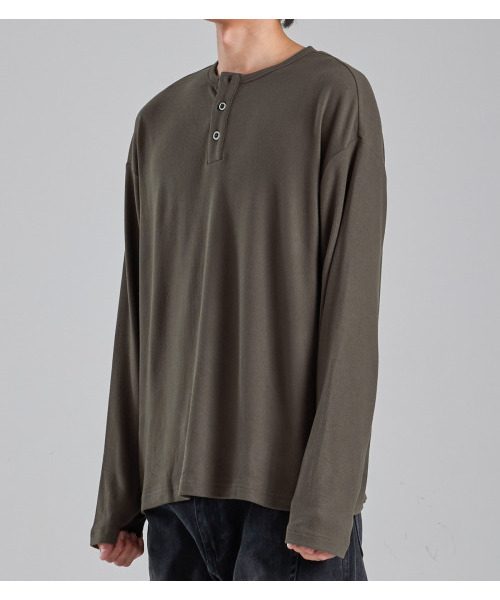 BUTTON SEOUL（ボタンソウル）の「エココジー ヘンリーネック ニットTシャツ (カーキブラウン)（Tシャツ/カットソー・メンズ・その他・MEDIUM/LARGE/X-LARGE）」の3枚目の写真