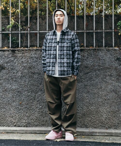 LORES(ロアス)の「Quilted Hooded Shirts - Charcoal(ダウンジャケット/コート・レディース・その他・LARGE/MEDIUM)」の6枚目の写真