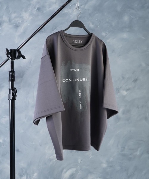 NOIZY（ノイジー）の「NOIZY Graphic Tee / GAME MENU / CONTINUE / ワンポイント / LOADING / BOX LOGO / 猫 ワンポイント バックプリント 半袖  プリント Tシャツ（Tシャツ/カットソー・メンズ・ベージュ/ホワイト系その他3/ホワイト系その他/ホワイト/グレー系その他4/グレー系その他3/グレー系その他2/ブラック系その他2/グレー系その他/サックスブルー/ブラック/ブラック系その他4/ホワイト系その他4/ブラック系その他3/ホワイト系その他2/ブラック系その他・LARGE/MEDIUM）」の12枚目の写真