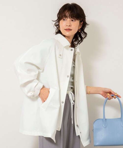 NOLLEY’S Sophi（ノーリーズソフィ）の「ウォッシャブルエアーツイルステンカラーハーフコート（ステンカラーコート・レディース・ベージュ/オフホワイト・38/36）」の10枚目の写真