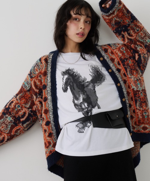 Unitage（ユニテージ）の「ホースプリントレイヤード風ロンTEE（Tシャツ/カットソー・レディース・カーキ/アイボリー・FREE）」の2枚目の写真