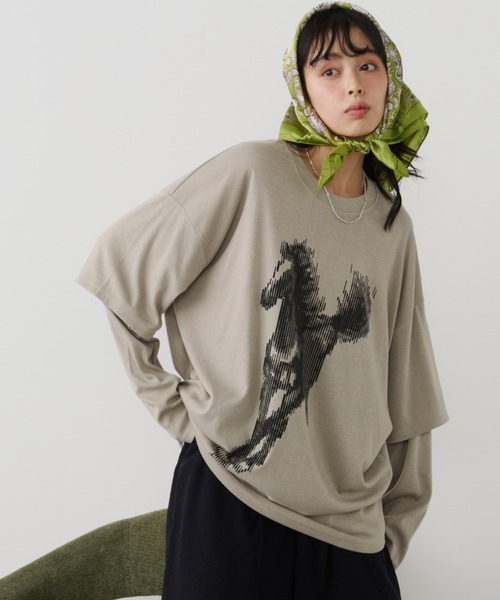 Unitage（ユニテージ）の「ホースプリントレイヤード風ロンTEE（Tシャツ/カットソー・レディース・カーキ/アイボリー・FREE）」の9枚目の写真