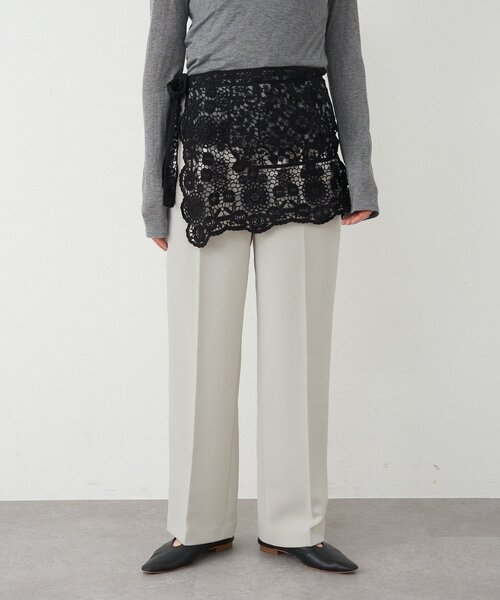 SHENERY（シーナリー）の「センタープレスパンツ（その他パンツ・レディース・アイボリー/ブラック・38/36）」の2枚目の写真