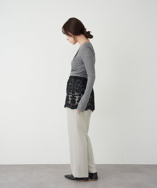 SHENERY（シーナリー）の「センタープレスパンツ（その他パンツ・レディース・アイボリー/ブラック・38/36）」の5枚目の写真