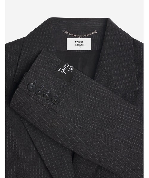 Maison Kitsune(メゾンキツネ)の「TAILORED JACKET(テーラードジャケット・レディース・ダークグレー・34/36/38/40)」の3枚目の写真