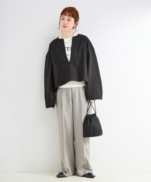 B.C STOCK(ベーセーストック)の「手洗い可 / キーネックプルオーバーシャツ(シャツ/ブラウス・レディース・ブラック/キャメル/ベージュ・FREE)」の21枚目の写真
