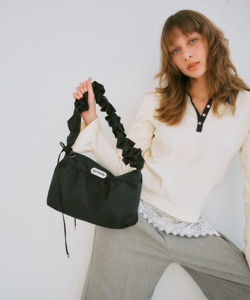 OUTDOOR PRODUCTS(アウトドアプロダクツ)の「【OUTDOOR PRODUCTS】VIS別注フリルショルダーバッグ(ショルダーバッグ・レディース・ブラック/ピンク/キナリ・FREE)」の15枚目の写真