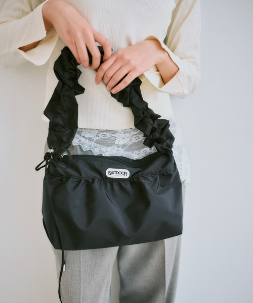 OUTDOOR PRODUCTS(アウトドアプロダクツ)の「【OUTDOOR PRODUCTS】VIS別注フリルショルダーバッグ(ショルダーバッグ・レディース・ブラック/ピンク/キナリ・FREE)」の17枚目の写真