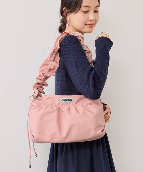 OUTDOOR PRODUCTS(アウトドアプロダクツ)の「【OUTDOOR PRODUCTS】VIS別注フリルショルダーバッグ(ショルダーバッグ・レディース・ブラック/ピンク/キナリ・FREE)」の11枚目の写真