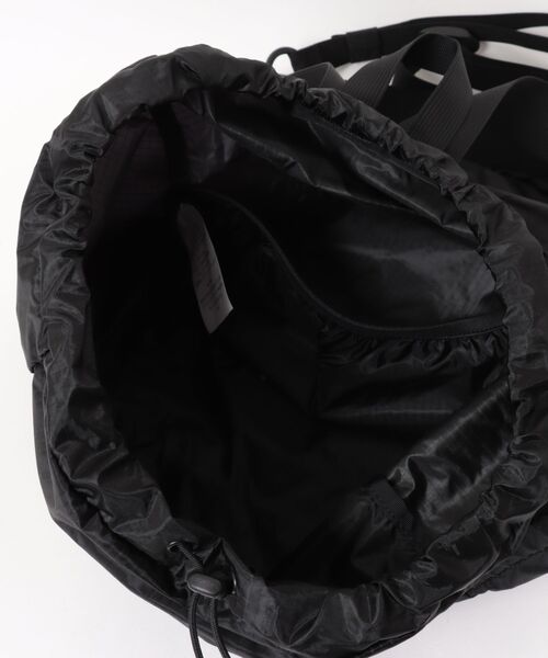 KELTY(ケルティ)の「LEE/モノ・マガジン掲載【KELTY】AIRY KINCHAKU DAYPACK エアリー巾着デイパック ナップザック(バックパック/リュック・レディース・ターコイズブルー/オリーブ/イエロー/ベージュ/ブラック・ONE SIZE)」の8枚目の写真