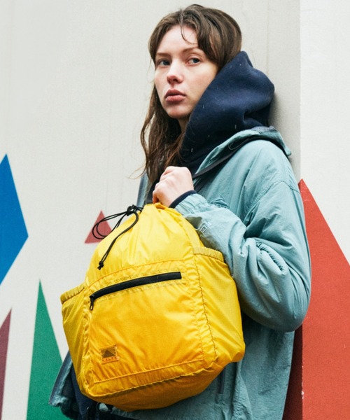 KELTY(ケルティ)の「LEE/モノ・マガジン掲載【KELTY】AIRY KINCHAKU DAYPACK エアリー巾着デイパック ナップザック(バックパック/リュック・レディース・ターコイズブルー/オリーブ/イエロー/ベージュ/ブラック・ONE SIZE)」の12枚目の写真