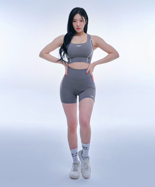 BORN TO WIN（ボーントゥウィン）の「W SYMBOL B PIPING TANK TOP [CHARCOAL]（チューブトップ・レディース・その他・1/2/3）」の4枚目の写真