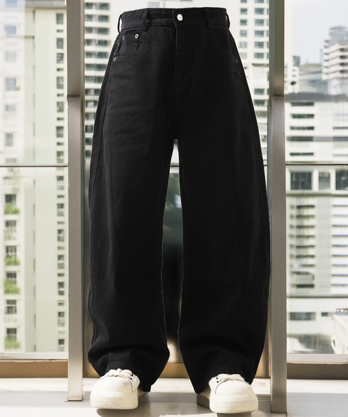 1111clothing（ワンフォークロージング）の「デニム ワイド カーブパンツ / Denim Wide Curve Pants（デニムパンツ・メンズ・ブラック/インディゴブルー・M/S/XL/L）」の2枚目の写真
