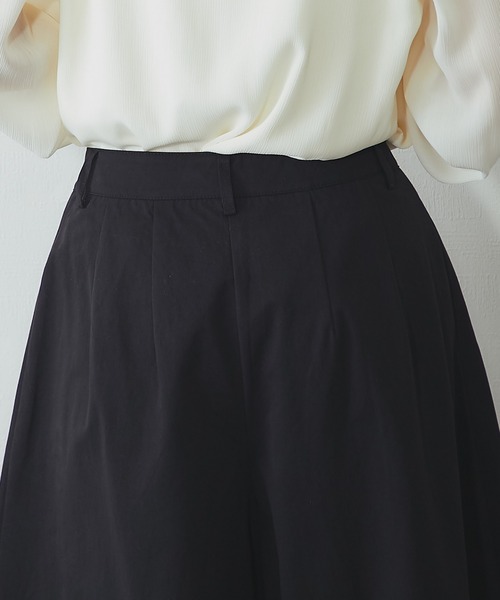 SMILE ORCHID(スマイルオーキッド)の「スカートライクなタック入りワイドパンツ(その他パンツ・レディース・ブラック・M)」の7枚目の写真