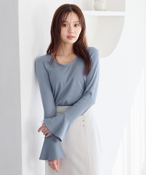 Andemiu（アンデミュウ）の「ソデチュールフレアカットソー645352（Tシャツ/カットソー・レディース・オフホワイト/ブルー/ブラック/モカ・FREE）」の4枚目の写真