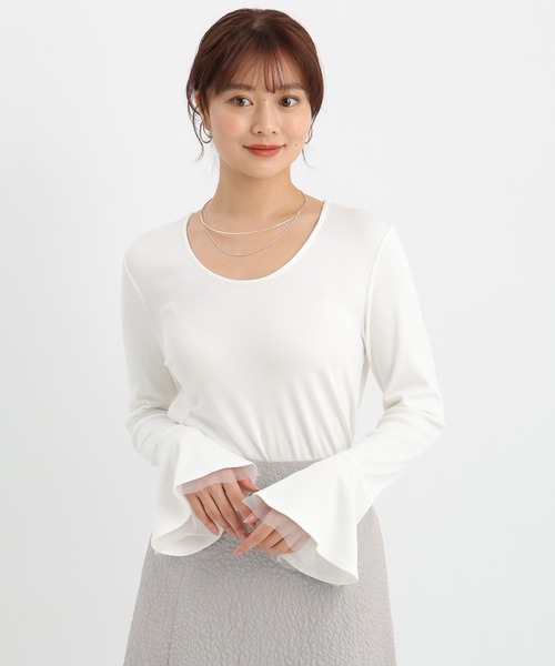 Andemiu（アンデミュウ）の「ソデチュールフレアカットソー645352（Tシャツ/カットソー・レディース・オフホワイト/ブルー/ブラック/モカ・FREE）」の6枚目の写真