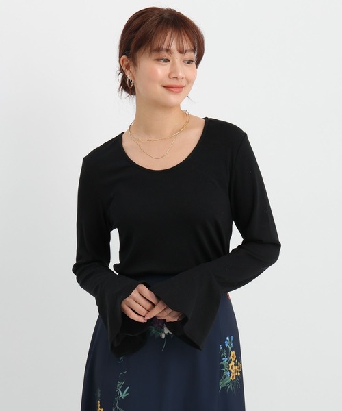 Andemiu（アンデミュウ）の「ソデチュールフレアカットソー645352（Tシャツ/カットソー・レディース・オフホワイト/ブルー/ブラック/モカ・FREE）」の8枚目の写真