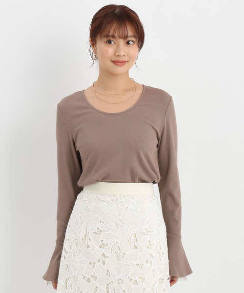 Andemiu（アンデミュウ）の「ソデチュールフレアカットソー645352（Tシャツ/カットソー・レディース・オフホワイト/ブルー/ブラック/モカ・FREE）」の12枚目の写真