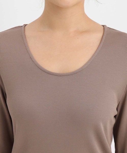 Andemiu（アンデミュウ）の「ソデチュールフレアカットソー645352（Tシャツ/カットソー・レディース・オフホワイト/ブルー/ブラック/モカ・FREE）」の16枚目の写真