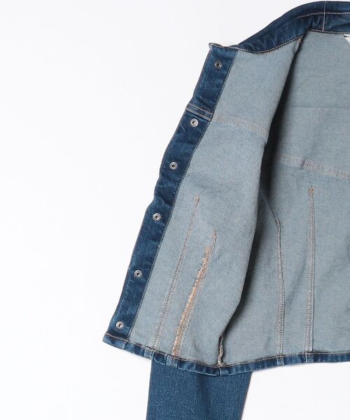 GUESS JEANS（ゲスジーンズ）の「GUESS JEANS Long Sleeves Fitted Cropped Shacket デニムジャケット（デニムジャケット・レディース・インディゴブルー・X-SMALL/LARGE/MEDIUM/SMALL）」の7枚目の写真