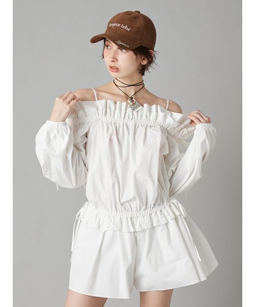 LILY BROWN（リリーブラウン）の「デコルテフリルミニロンパース（つなぎ/オールインワン・レディース・ホワイト/ベージュ/インディゴブルー・F）」の6枚目の写真