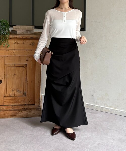 Thevon(ゼボン)の「シアーリブヘンリーネックプルオーバー(Tシャツ/カットソー・レディース・ブラック/カーキ/サックスブルー/オフホワイト/グレー/ピンク/レッド・FREE)」の12枚目の写真