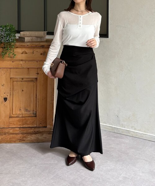 Thevon(ゼボン)の「シアーリブヘンリーネックプルオーバー(Tシャツ/カットソー・レディース・ブラック/カーキ/サックスブルー/オフホワイト/グレー/ピンク/レッド・FREE)」の15枚目の写真