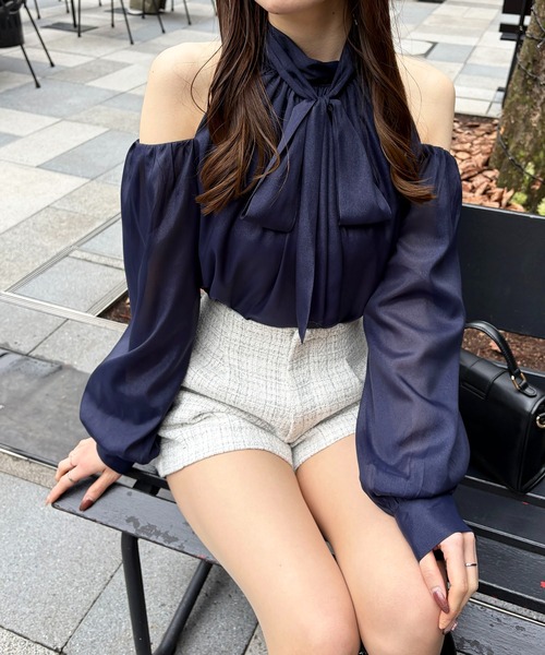 INGNI SOELA(イングソエラ)の「【INGNI SOELA】2Wayシアー肩開きブラウス/WEB限定(シャツ/ブラウス・レディース・ブラック/オフホワイト/ネイビー/ピンク・FREE)」の12枚目の写真