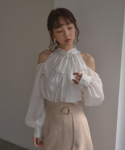 INGNI SOELA(イングソエラ)の「【INGNI SOELA】2Wayシアー肩開きブラウス/WEB限定(シャツ/ブラウス・レディース・ブラック/オフホワイト/ネイビー/ピンク・FREE)」の14枚目の写真