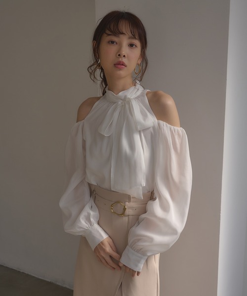 INGNI SOELA(イングソエラ)の「【INGNI SOELA】2Wayシアー肩開きブラウス/WEB限定(シャツ/ブラウス・レディース・ブラック/オフホワイト/ネイビー/ピンク・FREE)」の16枚目の写真