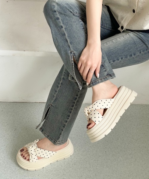 Shoes in Closet（シューズインクローゼット）の「【完売カラー再入荷】+6.0㎝ 軽量 厚底 クロスリボン ドット柄 サンダル 845（サンダル・レディース・アイボリー/イエロー/ピンク/ブラック・L/LL/M/S）」の11枚目の写真