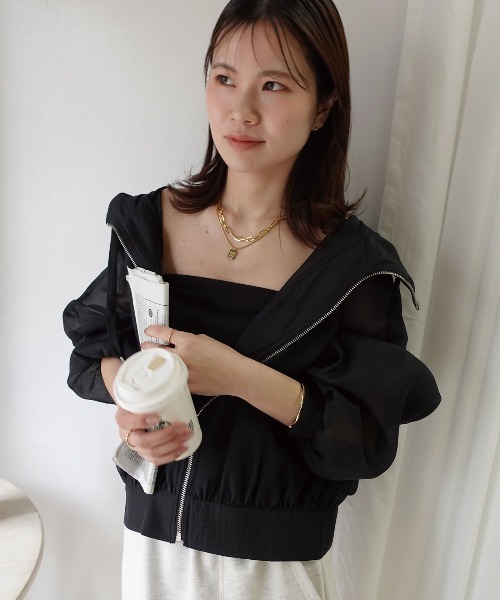 CORNERS（コーナーズ）の「シアーボリュームスリーブマウンテンパーカー（ブルゾン・レディース・グレイッシュベージュ/ブラック/アイボリー・M）」の7枚目の写真