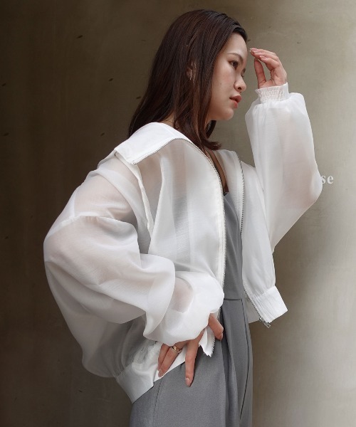 CORNERS（コーナーズ）の「シアーボリュームスリーブマウンテンパーカー（ブルゾン・レディース・グレイッシュベージュ/ブラック/アイボリー・M）」の13枚目の写真